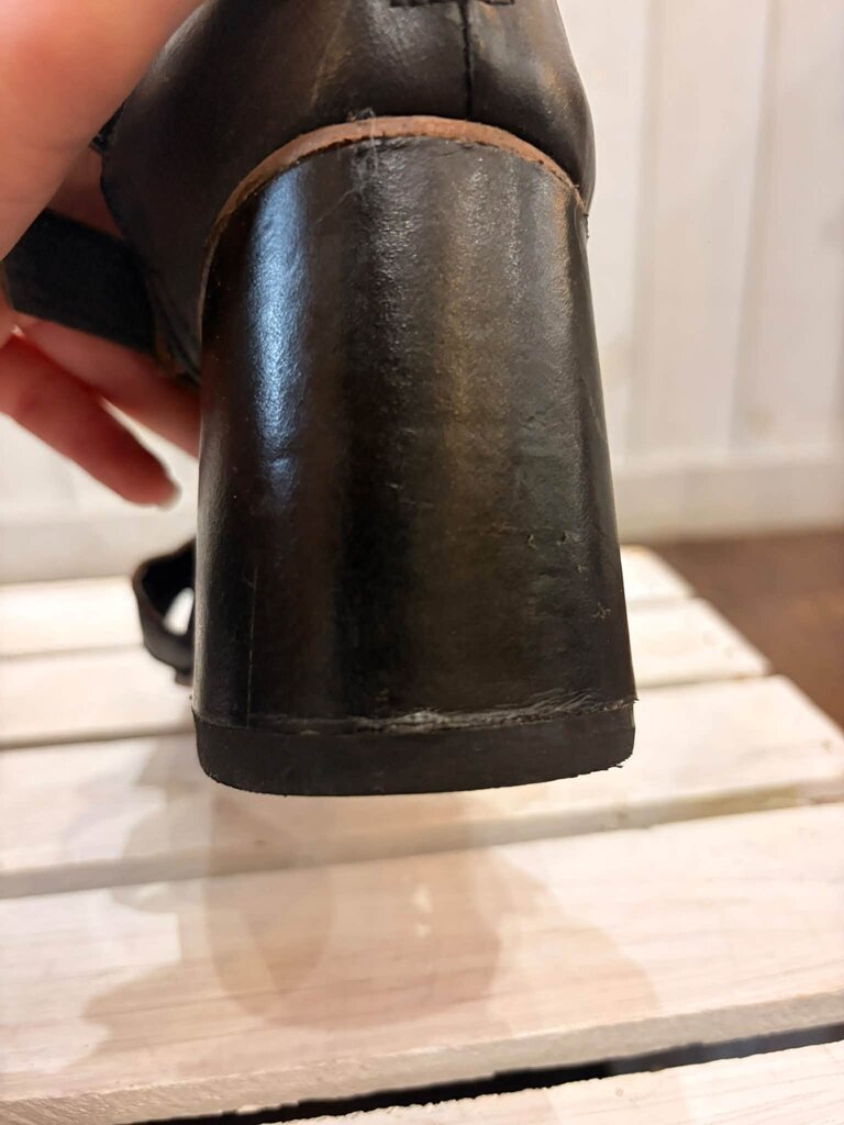 Free Bird Zues Gladiator Sandals - Size 8 (Retails for $220)