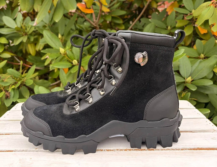 Moncler Helis Stivale Suede Ankle Boots - Size 39 (Retails for $725)