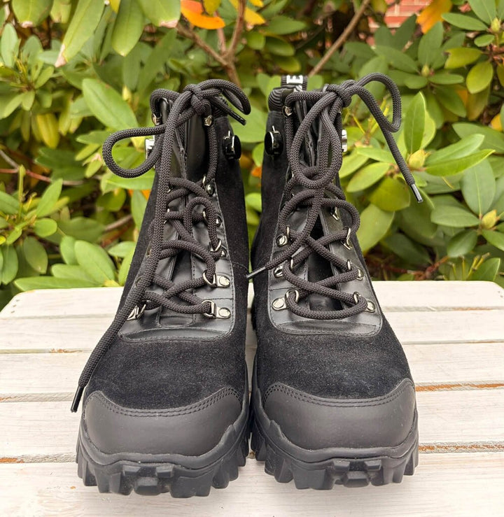 Moncler Helis Stivale Suede Ankle Boots - Size 39 (Retails for $725)