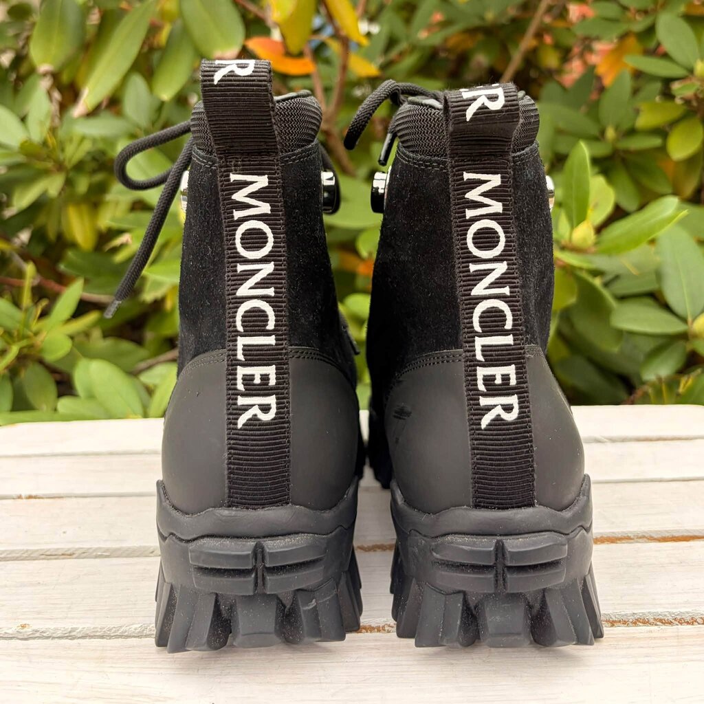 Moncler Helis Stivale Suede Ankle Boots - Size 39 (Retails for $725)