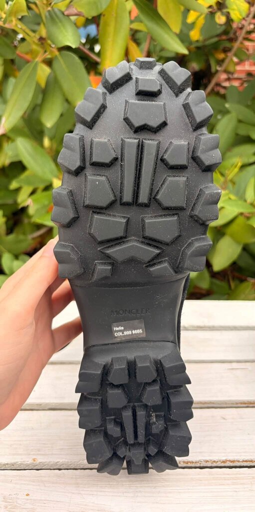 Moncler Helis Stivale Suede Ankle Boots - Size 39 (Retails for $725)