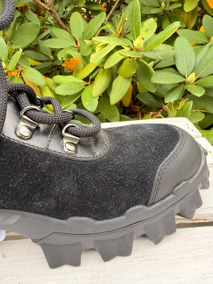 Moncler Helis Stivale Suede Ankle Boots - Size 39 (Retails for $725)