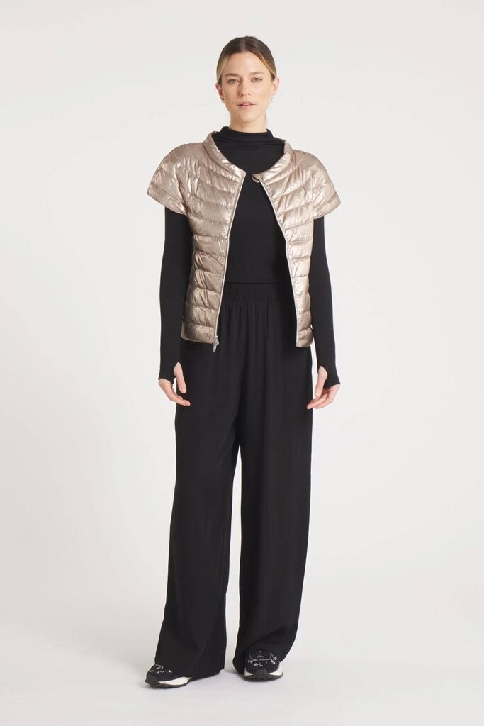 Cotes of London The St Ives Down Vest in Metallic Gold - Size Large (Retails for $248)