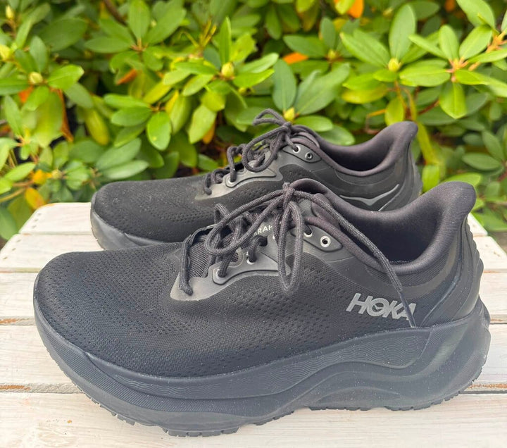 Hoka Slip Resistant Arahi Sneakers - Size 8.5 (Retails for $150)