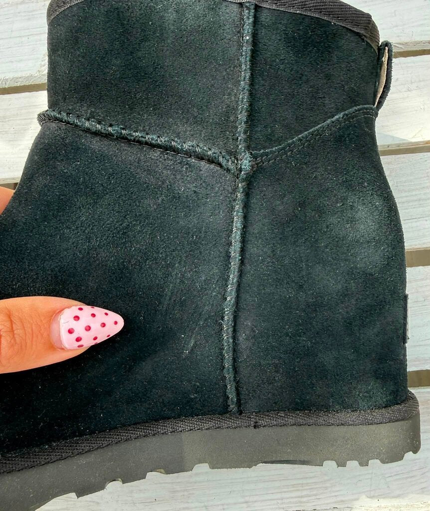 Ugg Classic Femme Mini Boots - Size 8