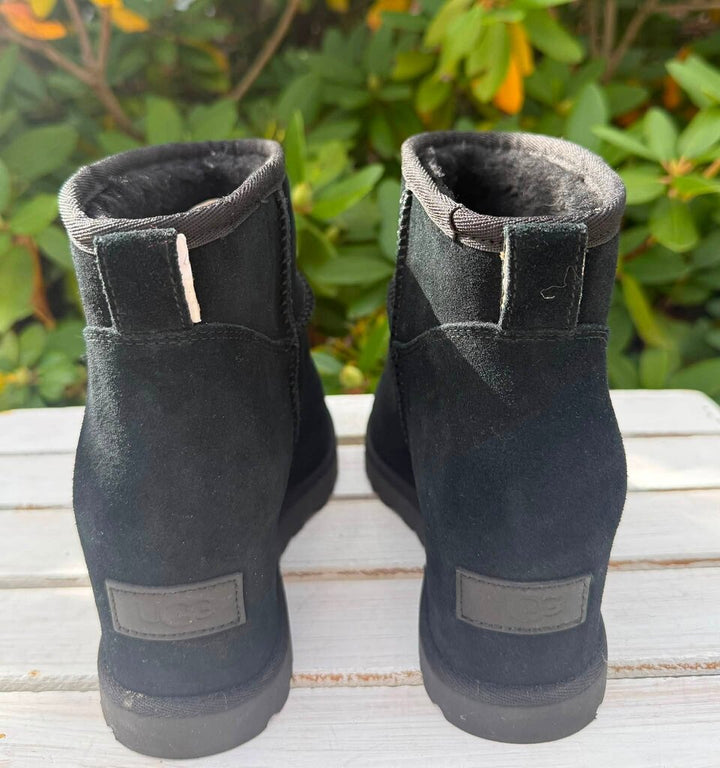 Ugg Classic Femme Mini Boots - Size 8