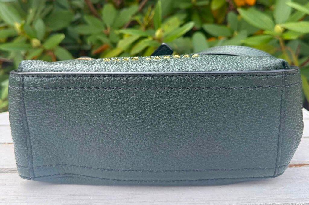 Marc Jacobs The Groove Leather Mini Messenger Bag In Kombu Green