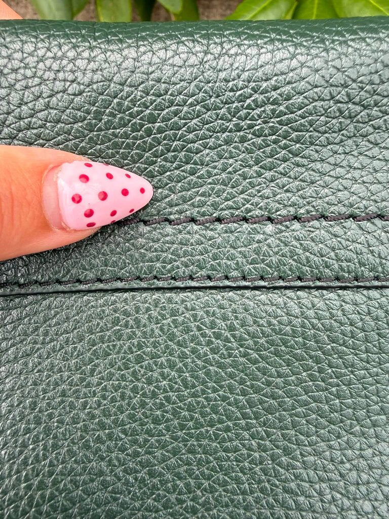 Marc Jacobs The Groove Leather Mini Messenger Bag In Kombu Green