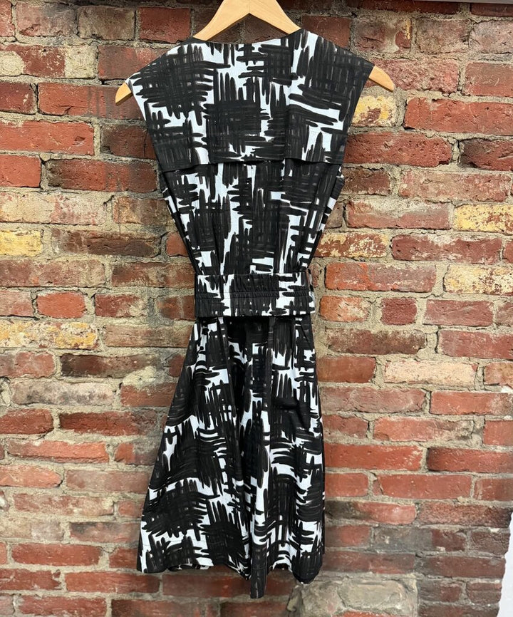 Peserico Black & White Abstract Brushstroke Sleeveless Midi Dress - Size 40