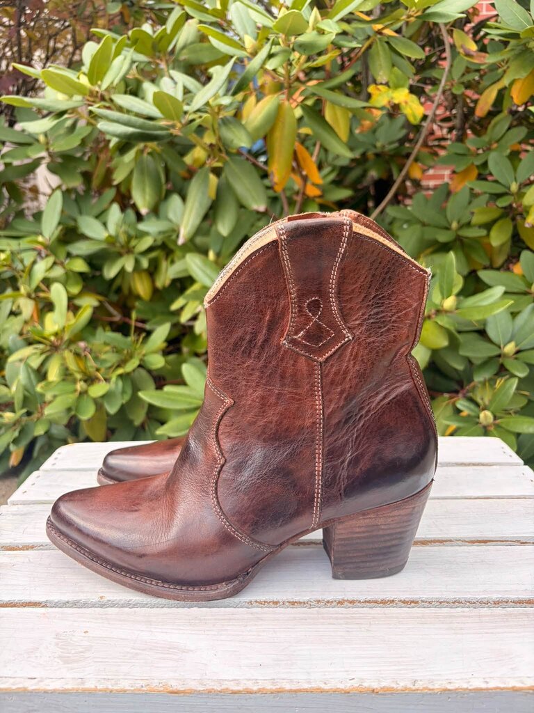 Oak Tree Farms Baila Leather Ankle Cowgirl Boots - Size 8.5