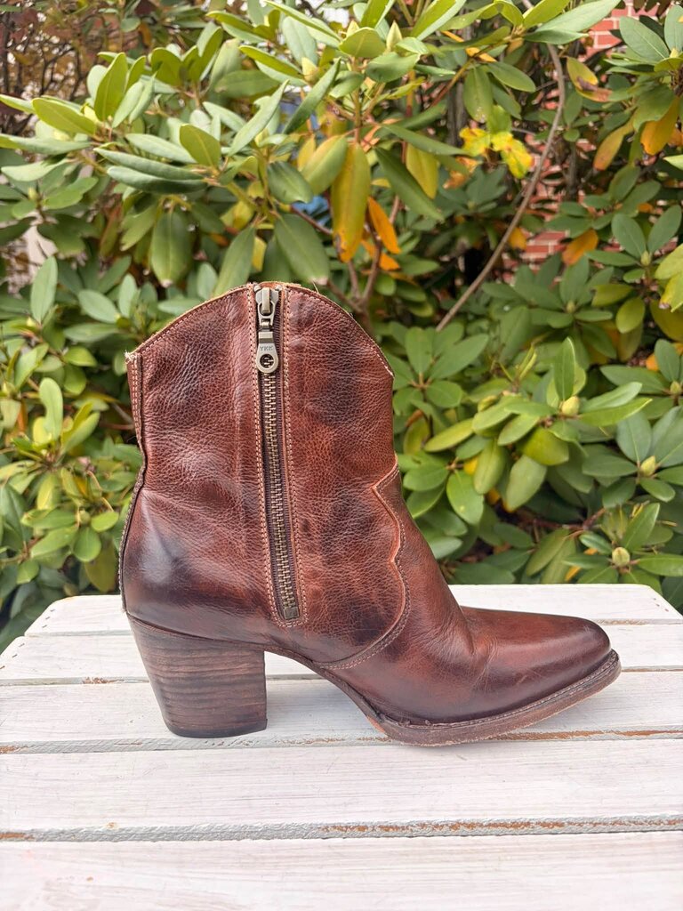 Oak Tree Farms Baila Leather Ankle Cowgirl Boots - Size 8.5