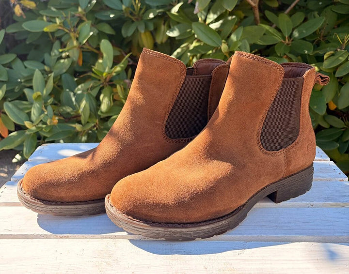 Born Cove Chelsea Boots - Size 8