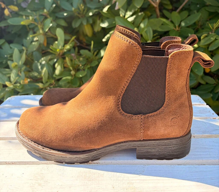 Born Cove Chelsea Boots - Size 8