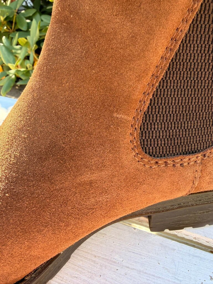 Born Cove Chelsea Boots - Size 8