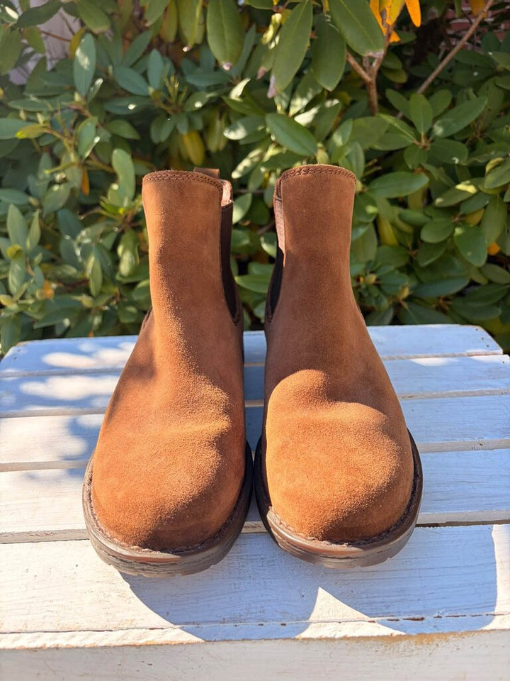 Born Cove Chelsea Boots - Size 8
