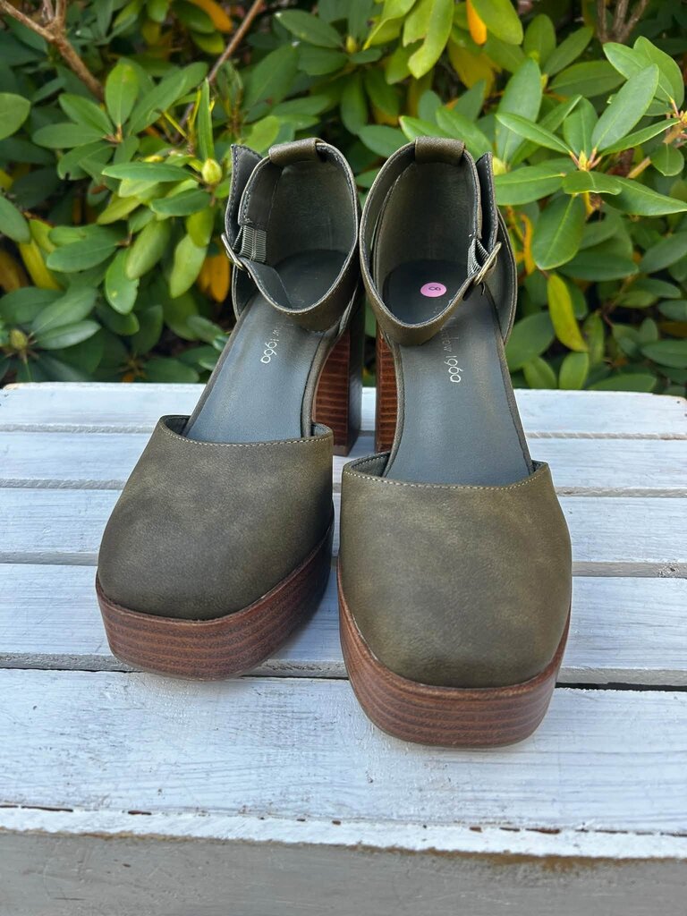 House Of Harlow Tanner Suede Platform Heels - Size 8