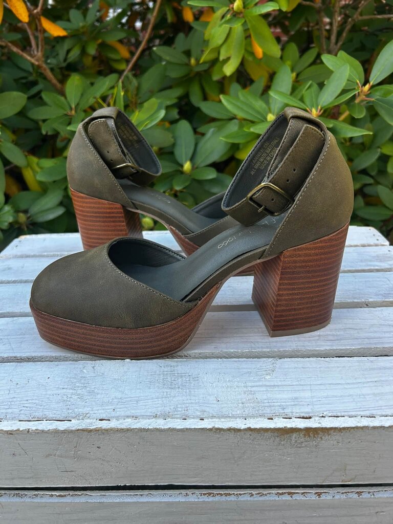 House Of Harlow Tanner Suede Platform Heels - Size 8