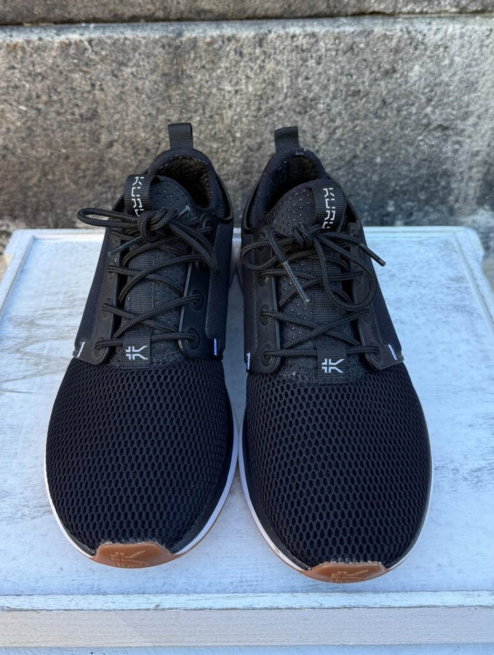 Kuru Atom Sneakers - Size 6.5