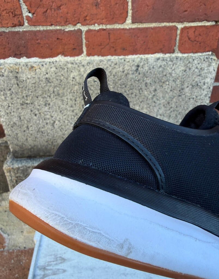 Kuru Atom Sneakers - Size 6.5