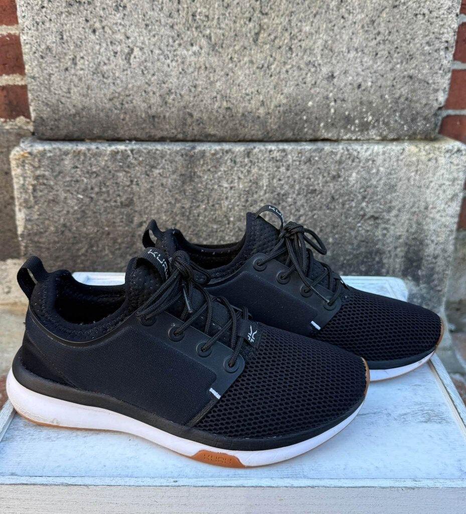 Kuru Atom Sneakers - Size 6.5