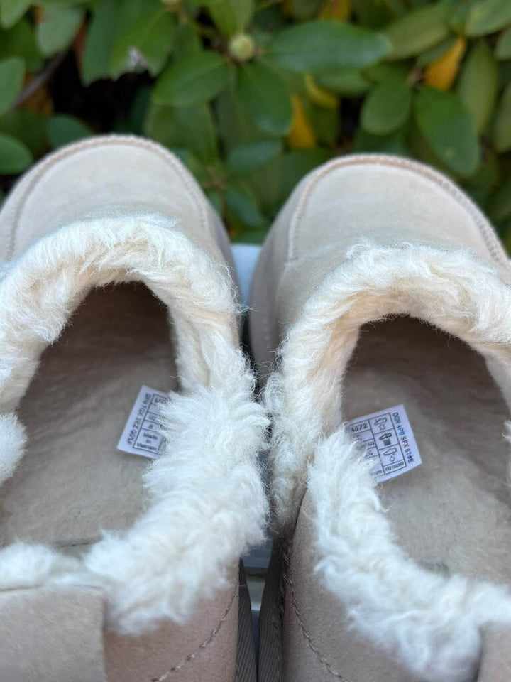Ugg Loria Pull On Slipper - Size 8