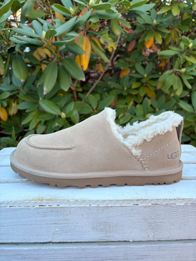Ugg Loria Pull On Slipper - Size 8