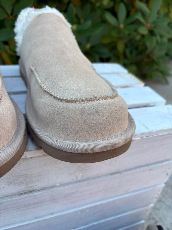 Ugg Loria Pull On Slipper - Size 8