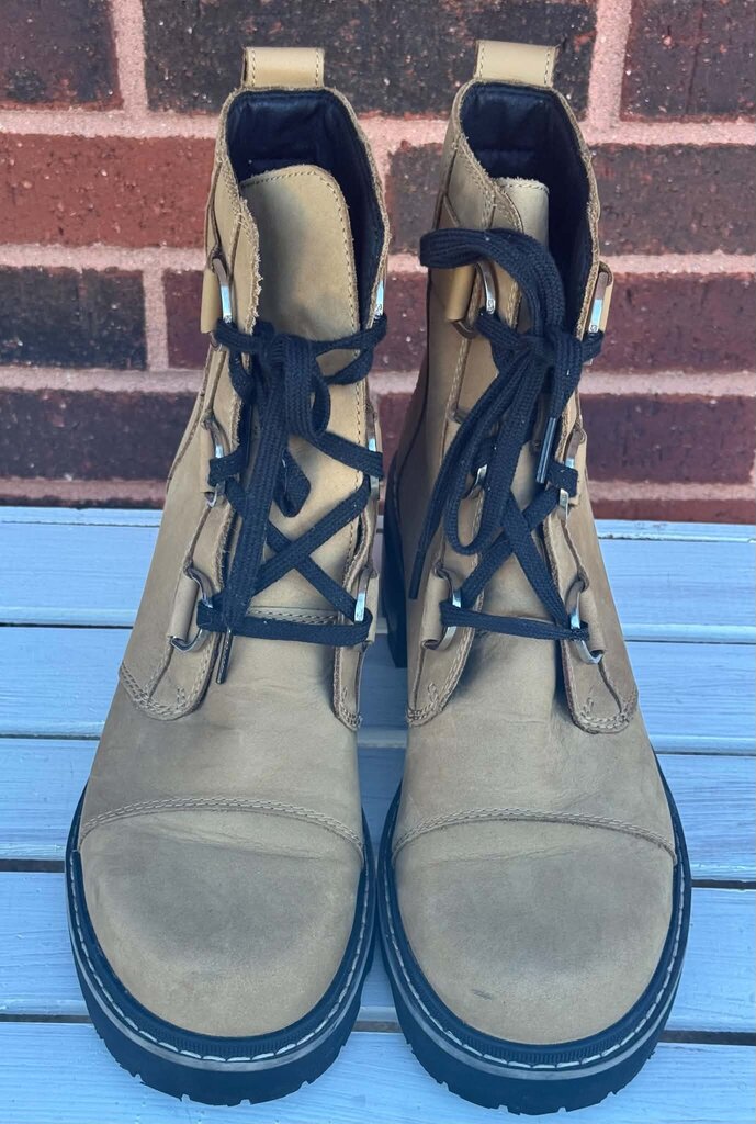 Sorel Joan Now Lace Boots In Caribou Buff - Size 10
