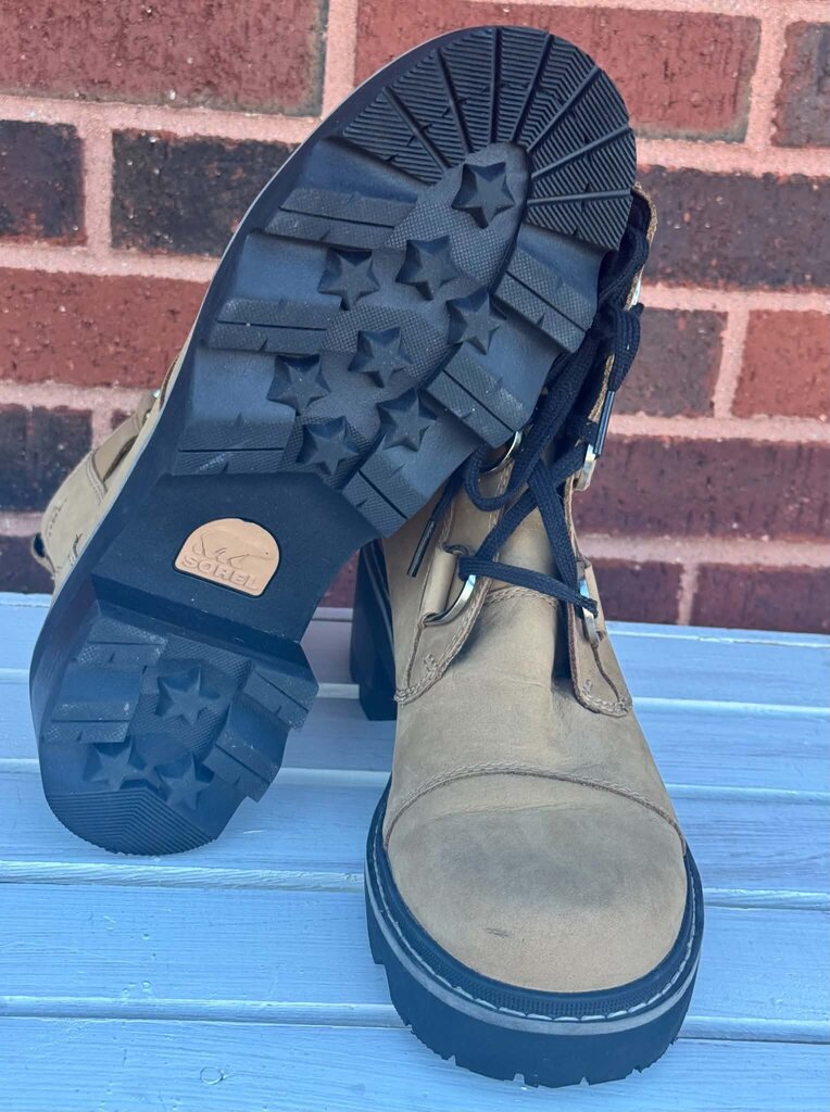 Sorel Joan Now Lace Boots In Caribou Buff - Size 10