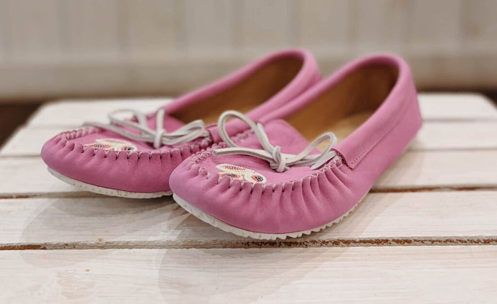 Manitobah Kayak Beaded Leather Moccasins - Size 9