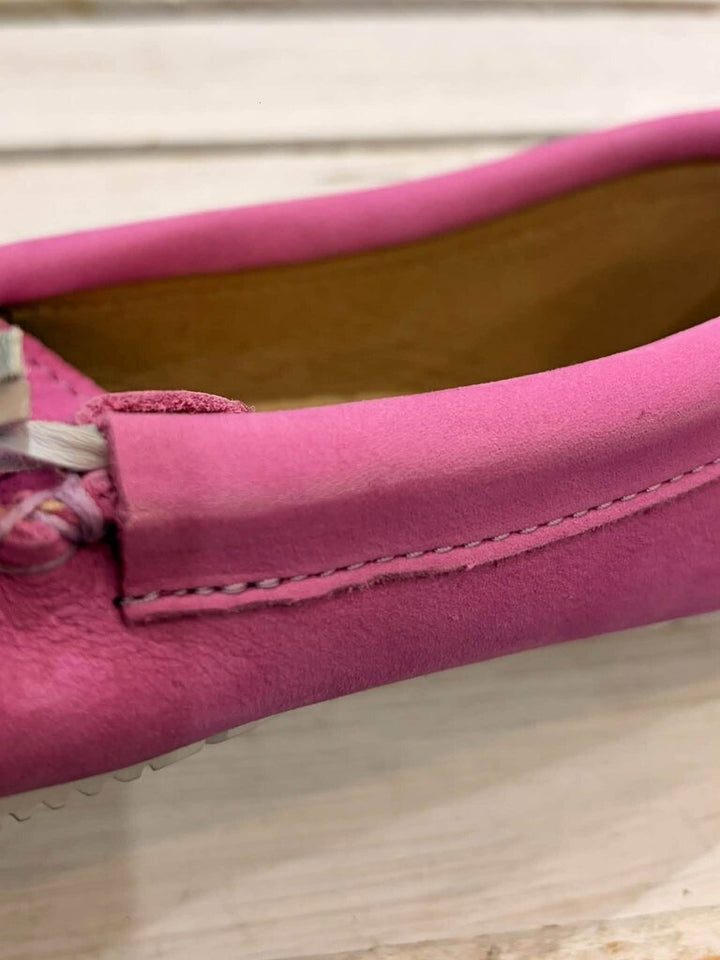 Manitobah Kayak Beaded Leather Moccasins - Size 9