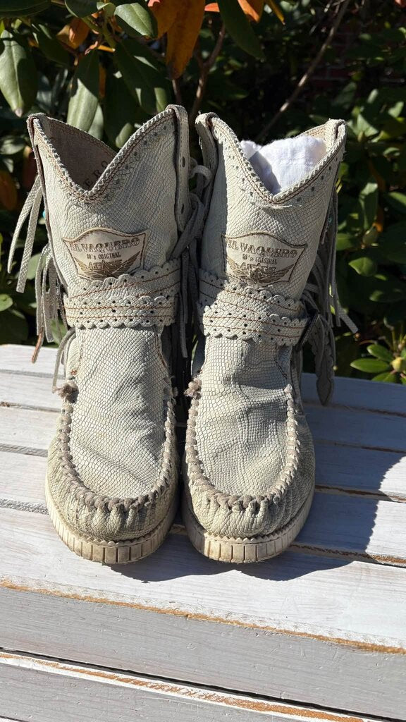 El Vaquero Arya Optical White Wedge Moccasin Boots - Size 39