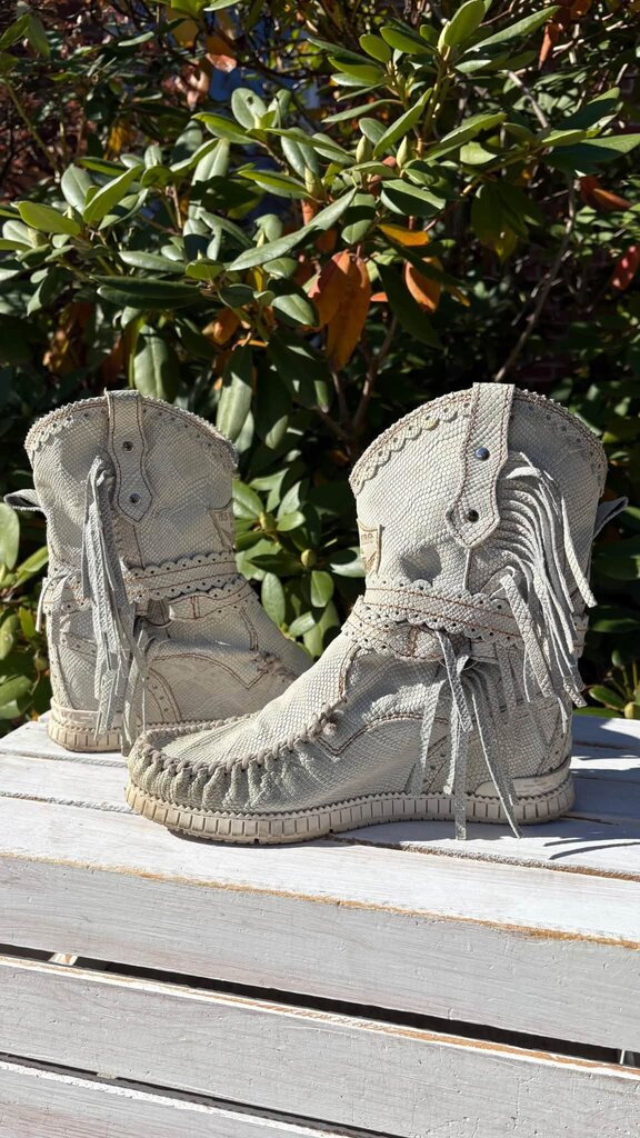 El Vaquero Arya Optical White Wedge Moccasin Boots - Size 39