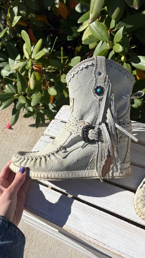 El Vaquero Arya Optical White Wedge Moccasin Boots - Size 39