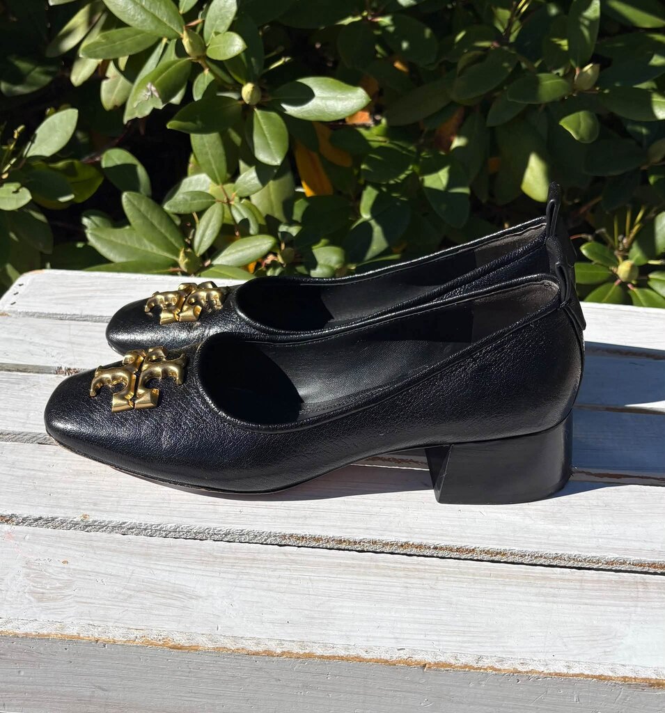 Tory Burch Leather Eleanor Logo Plaque Pumps - Size 8