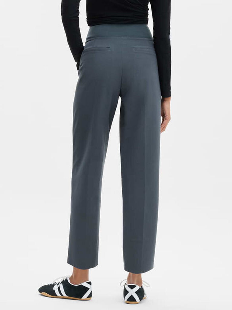 Athleta Endless High Rise Pant - Size 2 T (Retails for $109)