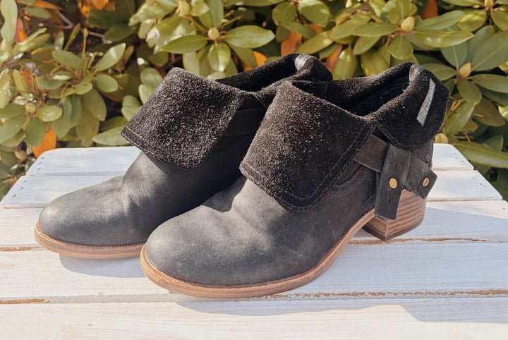 Ugg Elora Ankle Booties - Size 6