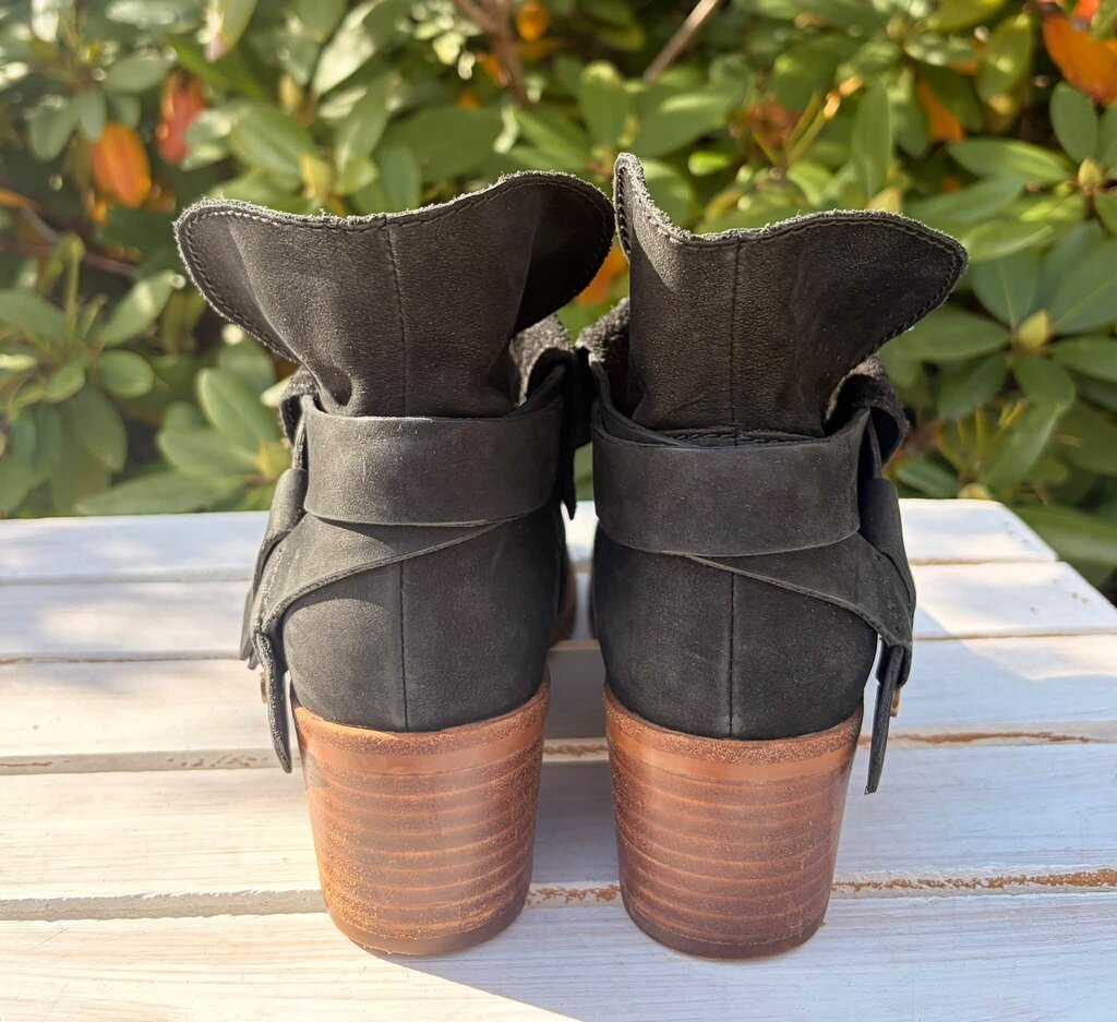 Ugg Elora Ankle Booties - Size 6