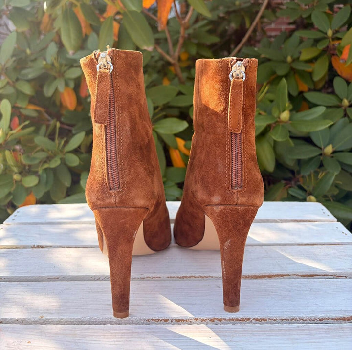 Steve Madden Halena Brown Suede Booties - Size 6