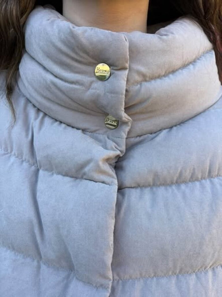 Herno NWT Resort Down Jacket in Dove Grey - Size 10 (Retails for $720)