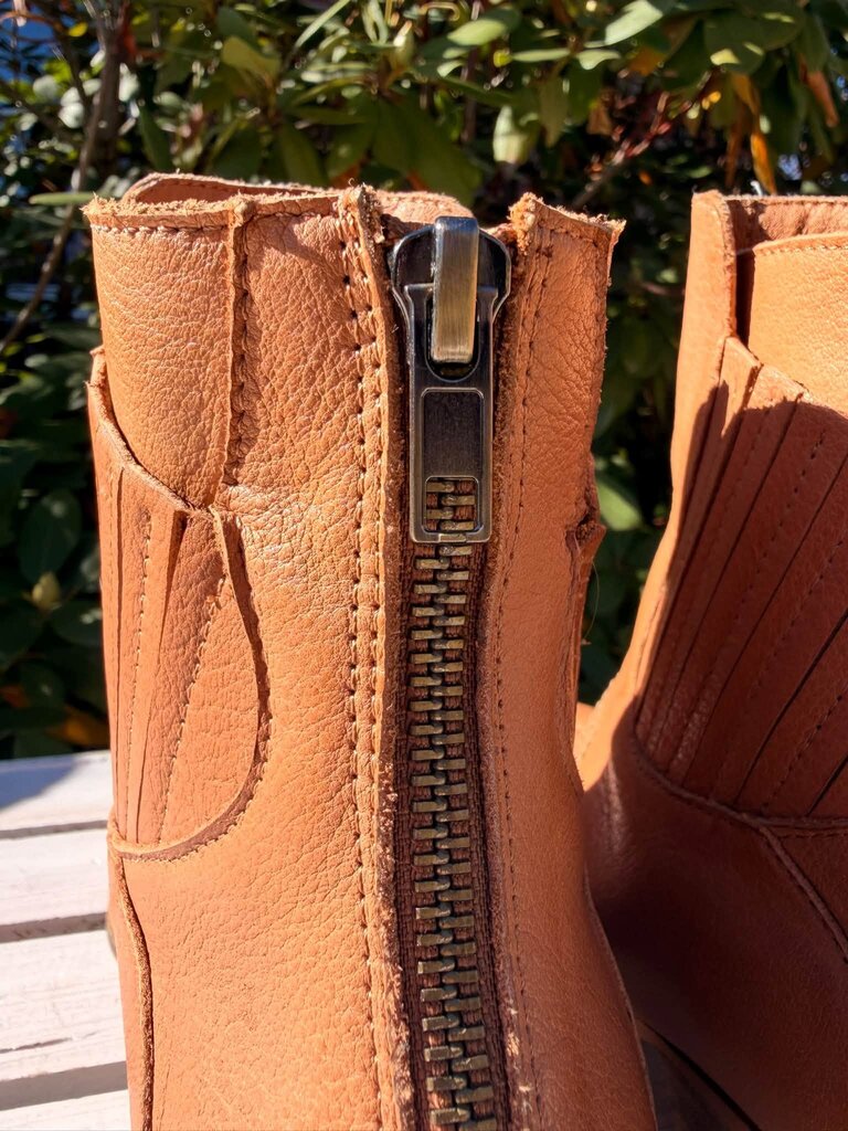 Silent D Leather Western Chelsea Ankle Boot - Size 39
