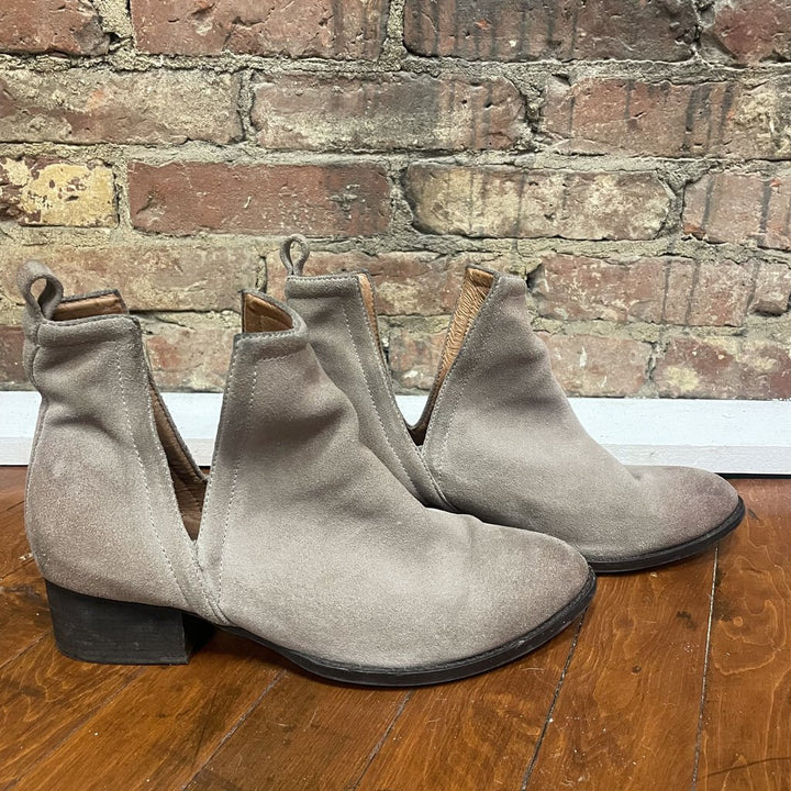 Jeffrey Campbell Ibiza ORiley Cutout Ankle Booties - Size 8