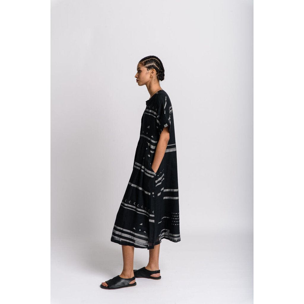 World of Crow NWT Jamdani Patterned Midi Shift Dress - Size Small