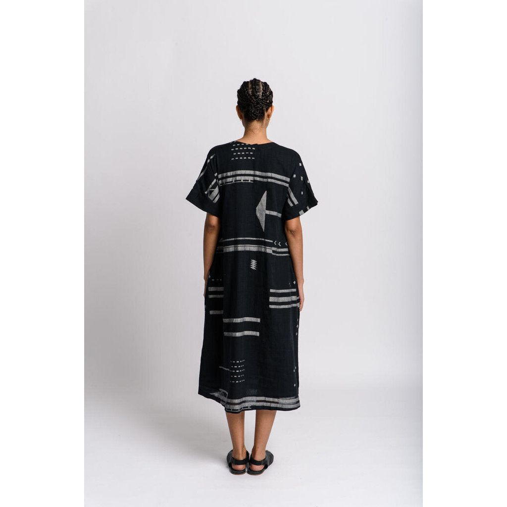 World of Crow NWT Jamdani Patterned Midi Shift Dress - Size Small