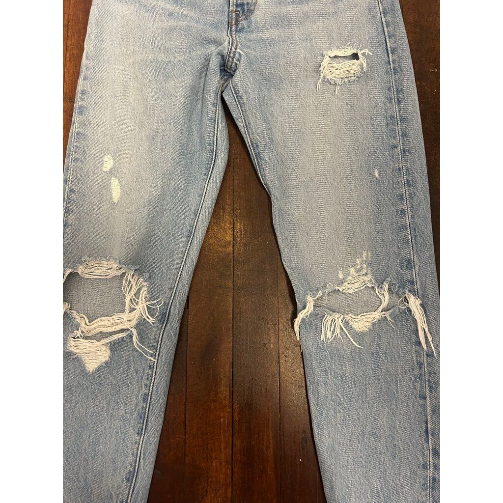 Levi’s High Rise Wedgie Icon Fit Jeans in Authentically Yours - Size 26