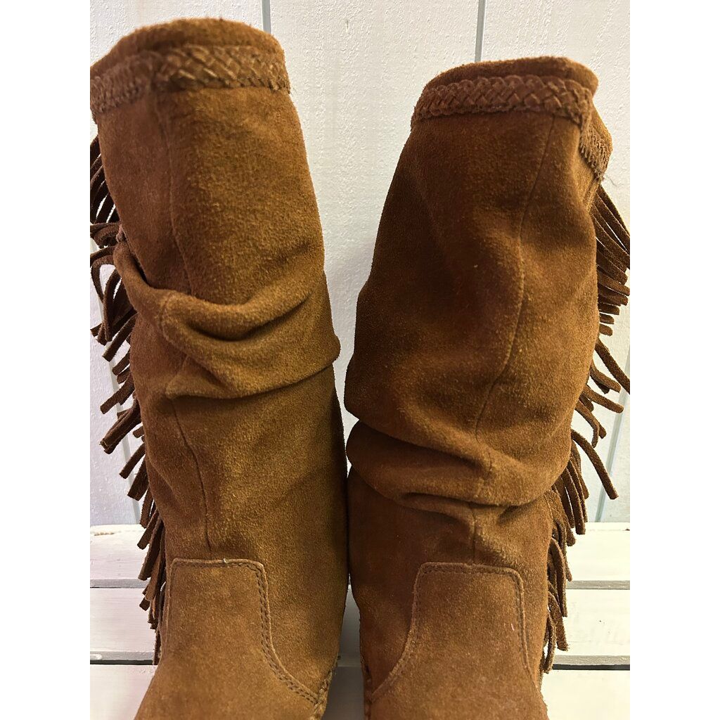 Minnetonka Josie Fringe Boots - Size 8.5
