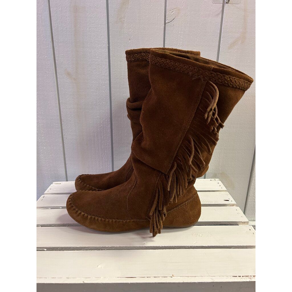 Minnetonka Josie Fringe Boots - Size 8.5