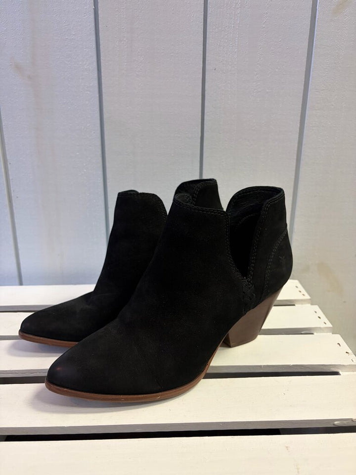 Frye Reina Cut Out Leather Ankle Booties - Size 6.5(Retails $248)