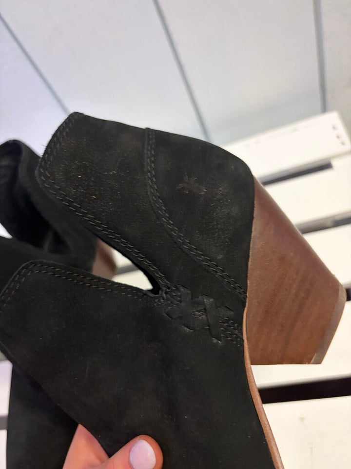 Frye Reina Cut Out Leather Ankle Booties - Size 6.5(Retails $248)