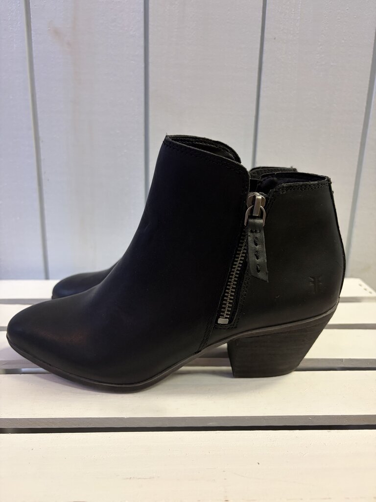 Frye Judith Double Zip Ankle Bootie - Size 7